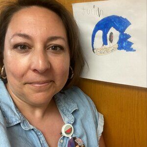 Meet your Posher, Emi